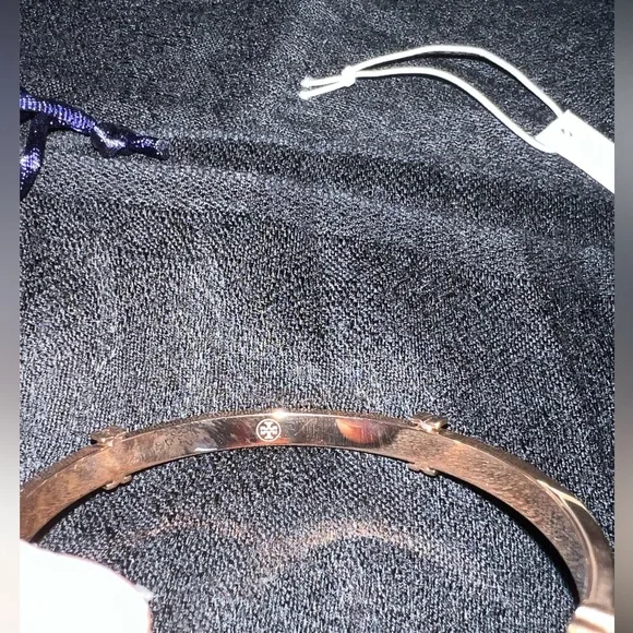 Tory Burch Logo Bangle - Rose Gold - Picture 5 of 6